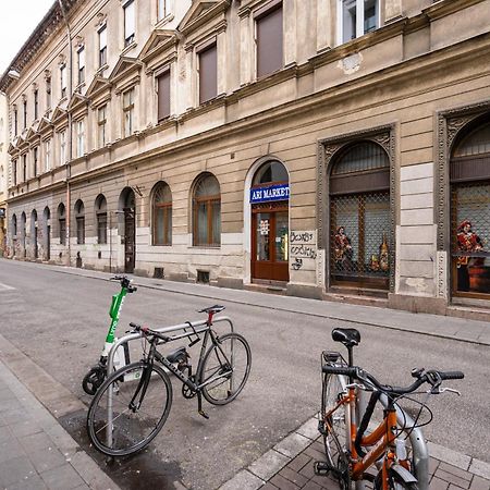 D24 - Historic Quarter Design Loft - Best Location By Bqa Budapest Eksteriør billede