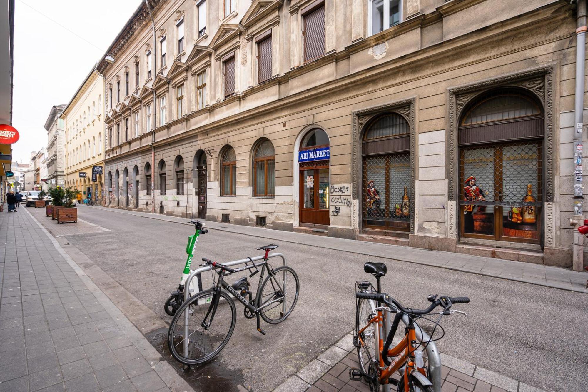 D24 - Historic Quarter Design Loft - Best Location By Bqa Budapest Eksteriør billede